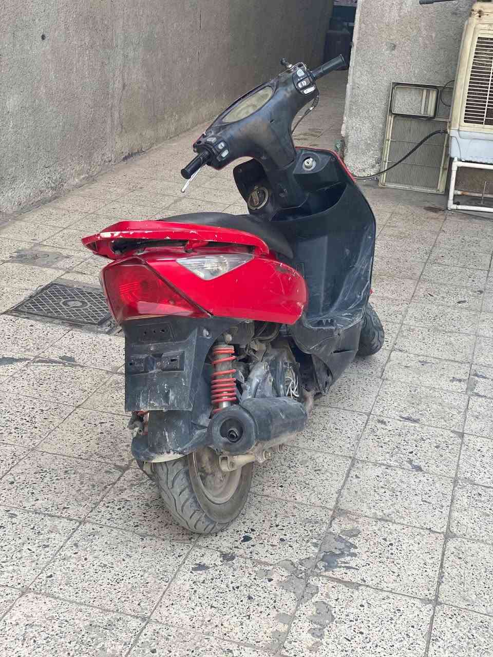 السلام عليكم ثعلب للبيع دراجه كامله نكره سلف هندر شغال كفرات اصليه بلاديه صوره الكور كدامك بيها نقوصات بسيطه مثل يده مال ستاند مكسوره بس موجود وتكدر تصعدها وتك دبل ينضح واشاره خلفيه يمنه والعداد مال بانزين شغال بس مرات يشكل بس مال سرعه شغال الدراجه عليها ادامه ب٧٥ الف تنضيف غرفه كلجات وتبديل دهن يورل هولندي اصلي وتبديل خرز اصلي وقايش اصلي رياضي مال تفصيخ وراس بلك وسويت البريكات تبديل فج ودسكات وبنز ووايرات الدراجه كامله عل اخر حبايه مو نكره نص نكره بكل وقت مكاني دوره *********** سعرها ٣٧٥ قفل قفل قفل قفل قفل قفل
