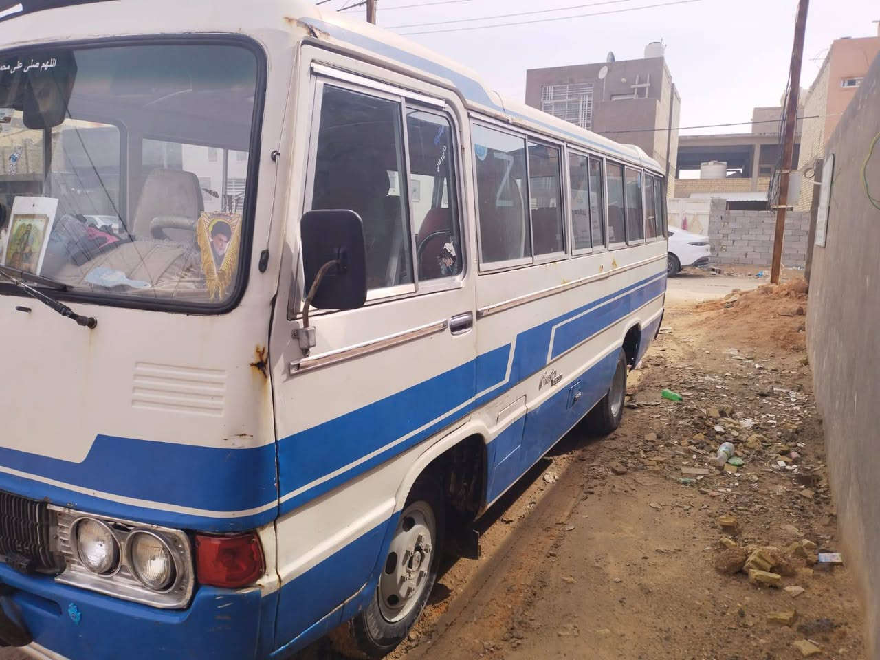 السلام عليكم كوستر للبيع موديل 81 مكينه كاز مكينه كير جدد سياره حلوه تخوم تايرت كهربائيات كلها جدد كلها شغال شاشه دمام مكان نجف ابو السنويه ببغداد يسوي وكاله السعر اربع ملايين وربع وبيها مجال للطيبين مكان نجف اتصل وبخير تدلل***********
