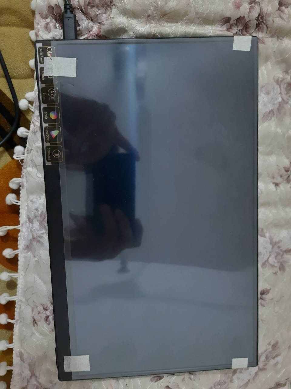 متوفر للبيـــــع 
 شاشة oled تعمل عل كيبل مني hd
جديده نقص الكيبل الـhd


**إذا كنت صاحب هذا الإعلان وتريد حذفه لأي سبب، رجاءا أرسل رسالة إلى الدعم الفني**