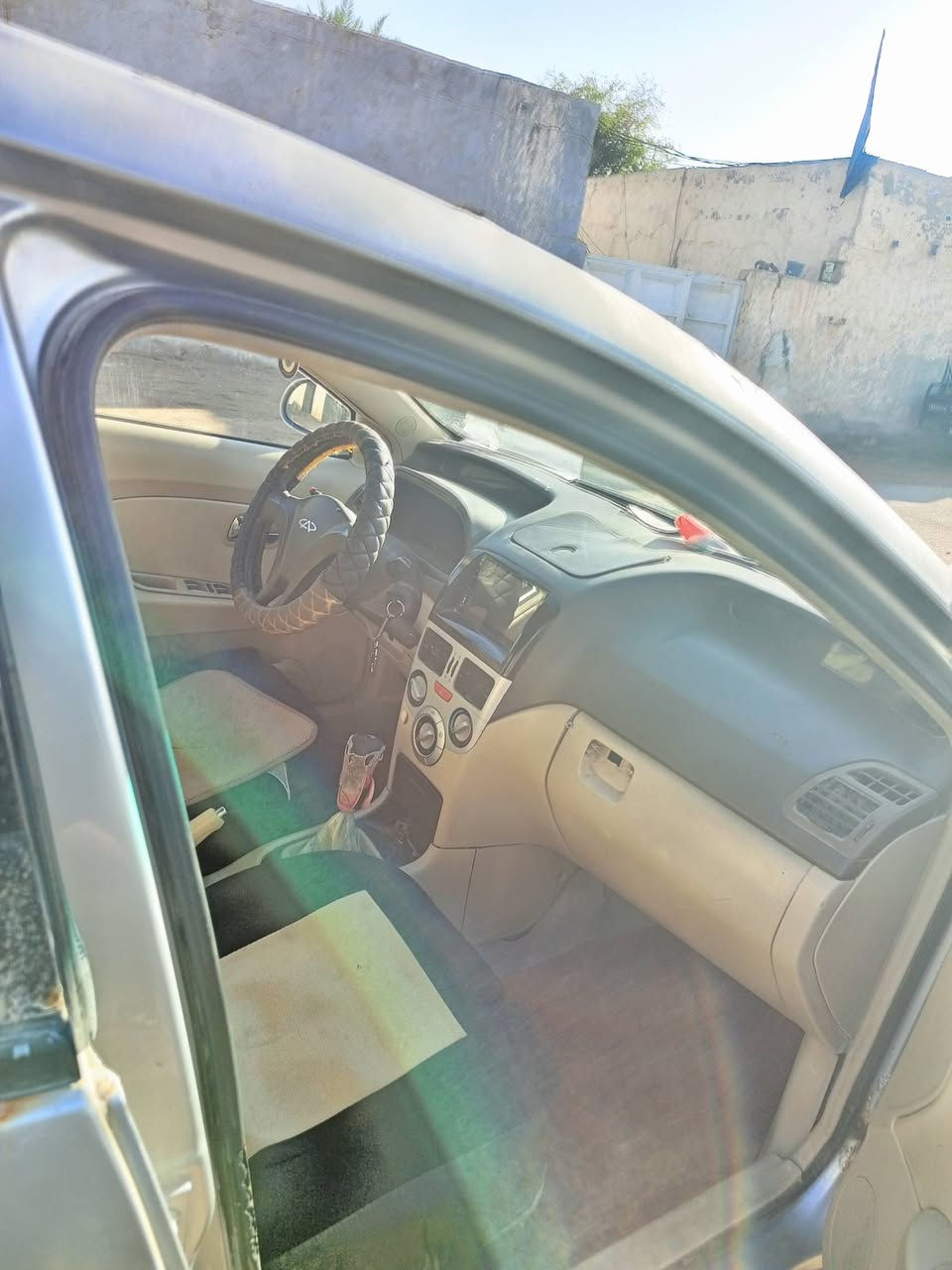 السلام عليكم  شيري فلاوين  2013  سياره   حلوه ماعايزه شي  حداديه  جديده   كير ومكينه بدايت تبخير  بيها شوي خياسات  مشروع وطني   مداور ثاني يوم  مكان السياره النجف الاشرف المشخاب   السعر  21وبيها مجال قليل  حك جيه  رقم الهاتف ***********
