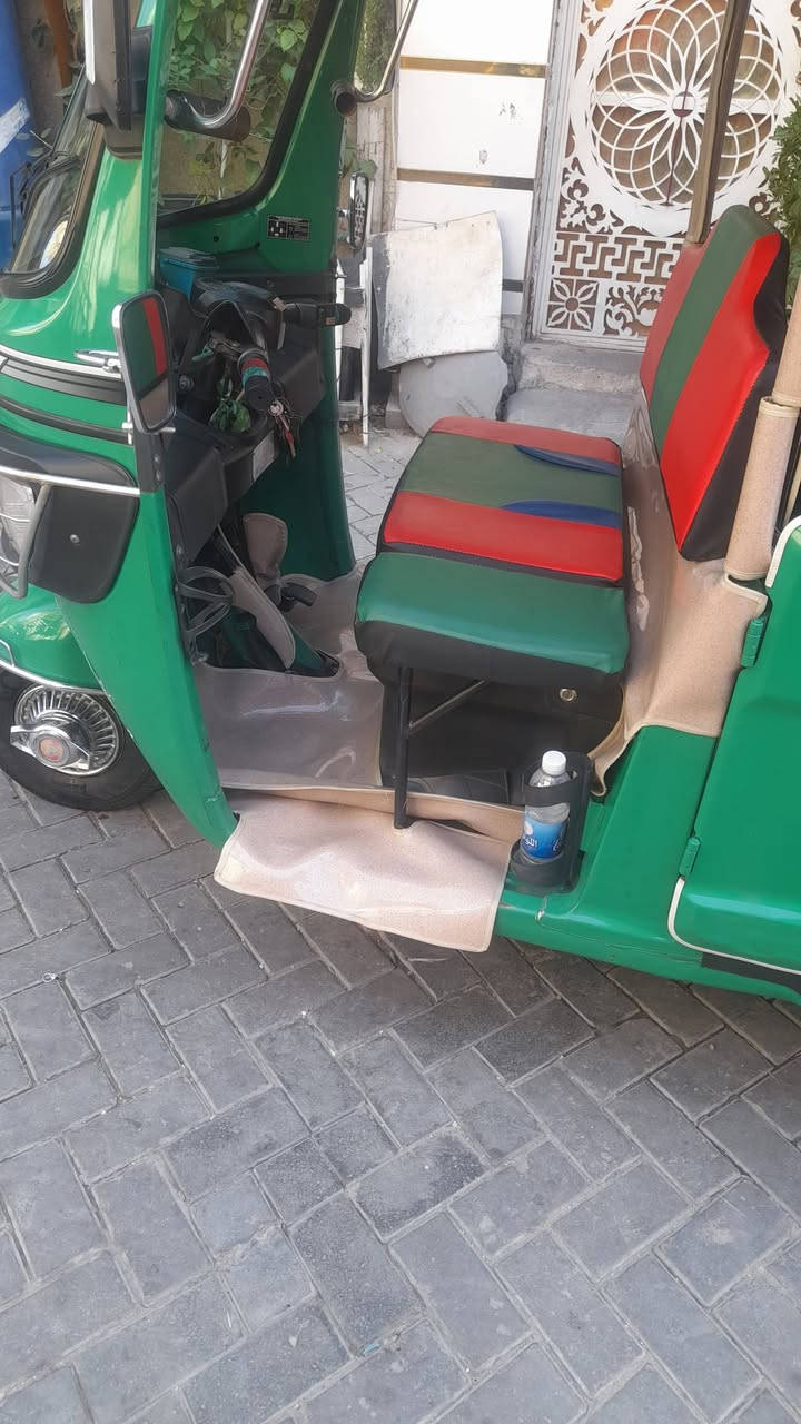 السلام عليكم تكتك تي في اس  للبيع موديل ٢٢  / جديده عايفهة بس البيت الله شاهد  بل عافية عل ياخذهة   مرقمه كاملة العنوان مدينة الصدر كيارة
هاتف ***********
