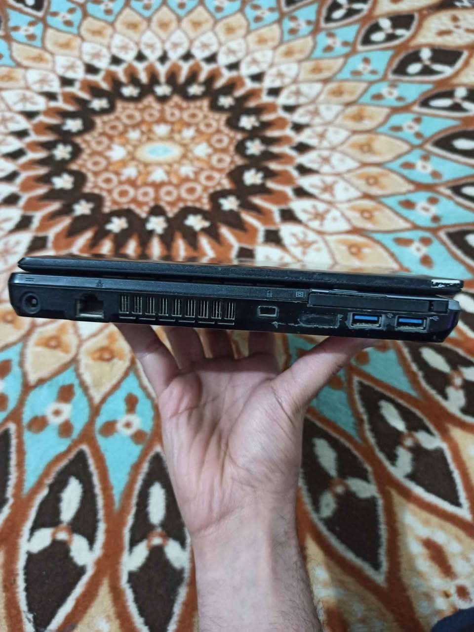 للبيع لابتوب Fujitsu Lifebook P772/F ياباني
المعالج: Core i5 الجيل الثالث 2.60GHz
الرام: 4GB
الخزن:  128 HDD 
كرت الشاشة: Intel HD Graphics 4000
النظام: Windows 7 professional مفعل ومحدث
الحجم الشاشة: 12.1 بوصة
الدقة: 1280 × 800 
الحالة: شغال ونظيف
مناسب للأعمال المكتبية، الدراسة، التصفح، والبرامج والالعاب الخفيفة 
يحتوي على Office 2010 مفعل 
🔹 ملاحظة: البطارية غير شغالة وتحتاج تبديل
🔹 البيع مع الشاحن فقط.
🔹 السعر 120 الف وقابل للتفاوض ضمن المعقول.
للاستفسار مراسلة خاص
*********** بغداد, العراق
