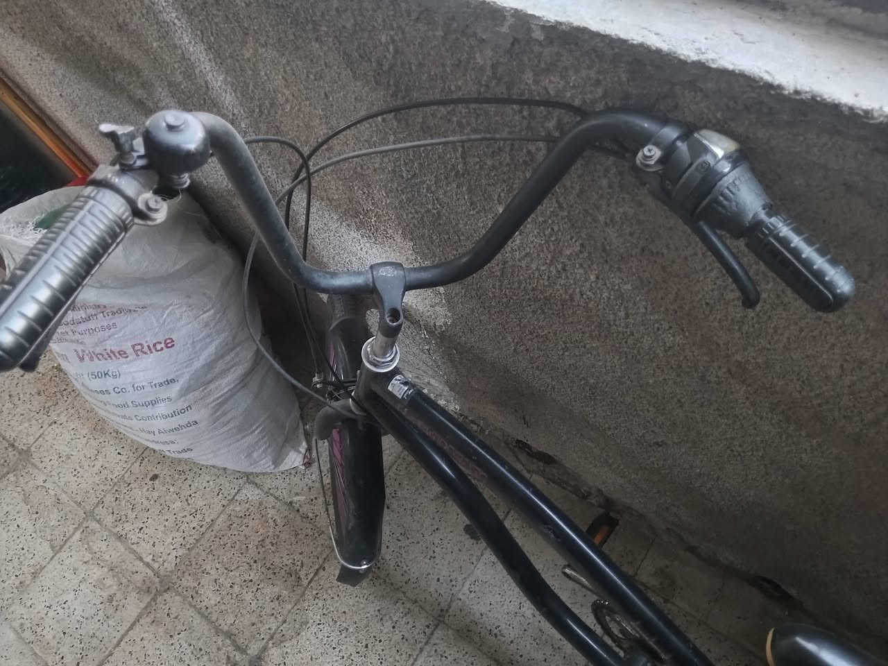 للبيع بايسكل حجم 20وتنور ***********
