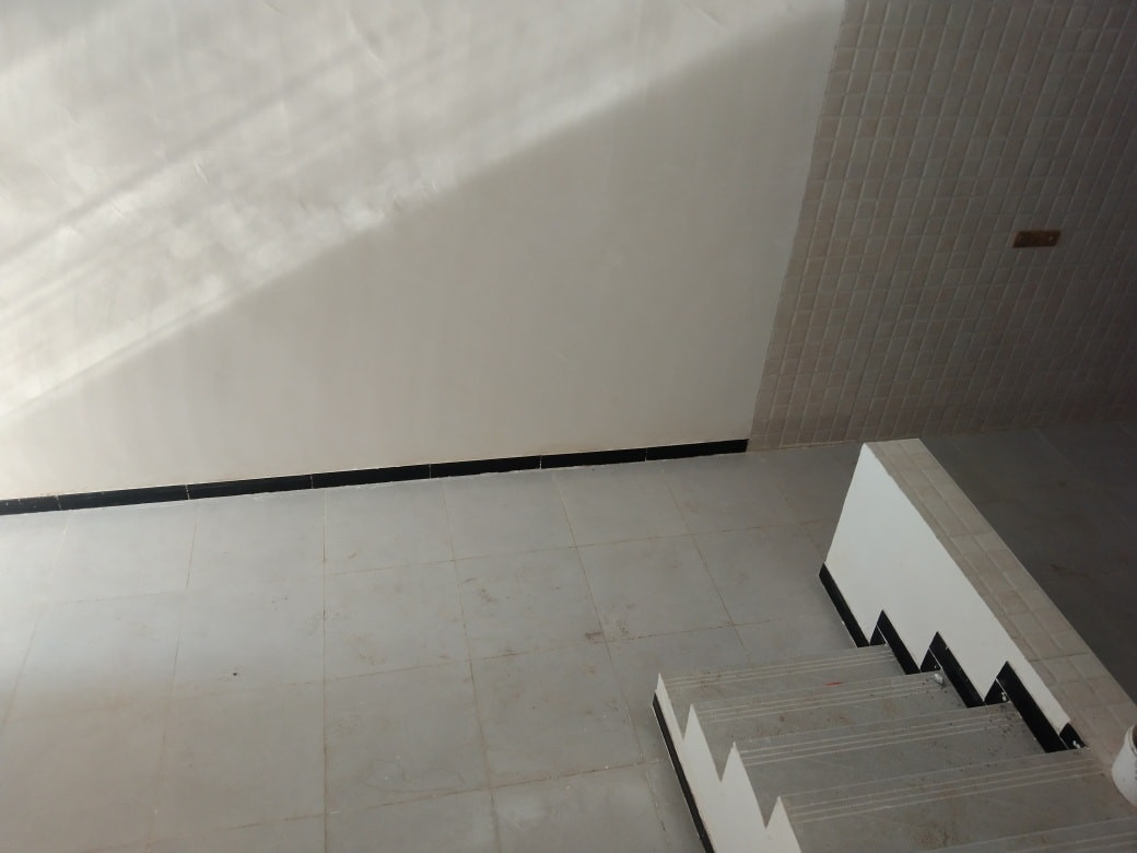 مشتمل للبيع مساحته  100متر 🟥 بناء حديث غير مسكون 🟦
يحتوي على غرفة نوم وهول ومطبخ واستقبال وصحيات داخلية وخارجية وگراچ 🟥 
⬅️⬅️مبني من الطابوق 🔳
⬅️⬅️السقف صب كونكريت 🟦
⬅️⬅️الأرضية والجدران سيراميك 🟥
نوع العقار طابو زراعي مرقم 🟦
السعر/39💸مليون قابل للتفاوض 
العنوان//كوت حي الحكيم الاولى  شارع كالة 🟦

          *******************************
للاستفسار الاتصال على الارقام التاليه ⬇️⬇️
      📳📳*********** 📳📳
      📳📳*********** 📳📳
      📳📳***********📳📳 
    
مكتب دلالية اهل الديرة للعقار 🏨🏡
