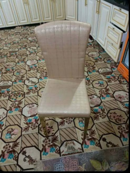 سلام عليكم ميز طعام مرمر 6كراسي جلد اصلي ماخذته 750اريده ب350وبي مجال
   عنوان زين القوس بلاولئ قرب شارع دائره الكهرباء ***********
