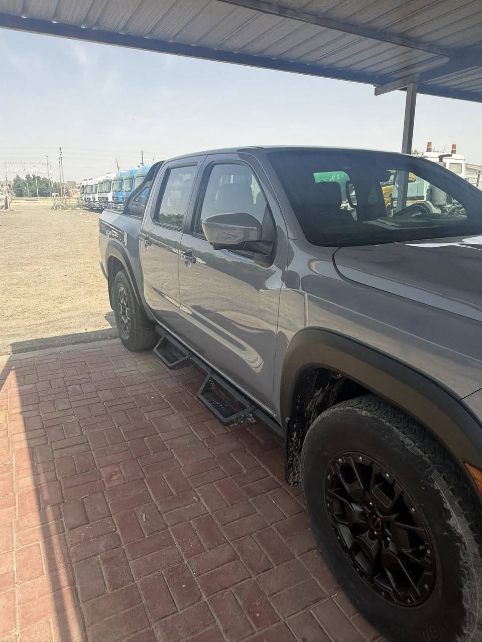 سلام عليكم نيسان فونتير مديل 2023  Pro4X  فول الموصفات لاخير ماشي 70 الف حادث بسيط فقط مازدا عطر امامي والبنيد موضح الصوره السعر 32 الف دولار وبيه مجال استفسار *********** العنوان البصره
