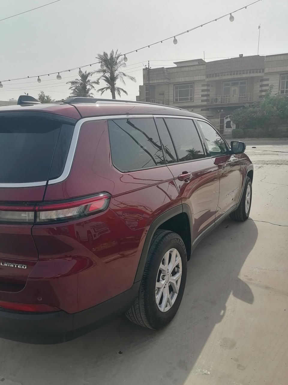 🚗 للبيع: جيب شيروكي ليمتد 2023
📍 مكان السيارة: الديوانية
📞 للتواصل: ***********
💰 السعر: 325 ورقة – قابل للتفاوض
📊 المسافة المقطوعة: 16,000 مايل فقط
🛠️ المحرك: 6 سلندر – 3600cc

⚙️ المواصفات (فئة ليميتد):
• مقاعد جلدية فاخرة
• مقاعد أمامية وخلفية قابلة للتدفئة
• فتحة سقف بانورامية
• 7 مقاعد
• نظام دفع رباعي (4WD)
• تشغيل عن بُعد
• بصمة تشغيل
• بصمة أبواب
• شاشة وسطية كبيرة تدعمApple CarPlay
و Android Auto
• كاميرا 360 درجة
• باب خلفي كهربائي
• مصابيح LED أمامية وخلفية + أضواء ضباب
• مرايا جانبية كهربائية + نوافذ كهربائية بالكامل
• مقاعد فخمة 
• ناقل حركة ماوس 

⚠️ أضرار السيارة:
• وارد أمريكي
• صبغ البنيد والجاملغ
• تبديل باب السائق أصلي بنفس اللون
• صور الحادث مرفقة مع الصور

📌 تفاصيل إضافية:
• السيارة دخول جديد بدون رقم
• تترقم في جميع المحافظات عدا الإقليم
• لون السيارة: برغندي كرزي

📞 للتواصل: ***********

💰 السعر: 325 ورقة – قابل للتفاوض
