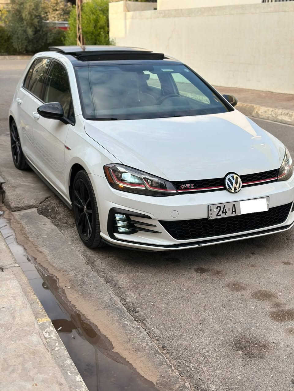 Golf Gti 2021
بوفروشتن
سياره بي حاديسيه تةنها 3 بارجه بخه بي ليدران بي گورين بي ارباگ بي ناو حاديسي نيه

بانوراما 
كوشن جلد 
بصمه 
شاشه گةوره
كوشن هيتر 

سياركة ستوكة هيج دسكاري گير و مكيني نكراوه 
لةسةر دقي شةريكيه 
96 هةزار كيلومتر روشته 

رسمي حاديسكةي دانراوه 

شويني سياركة / كركوكة
***********
***********
175$
