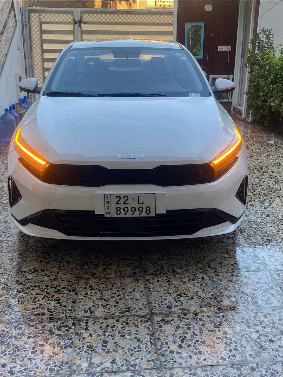 🚗 كيا K3 موديل 2022 للبيع (وارد خليجي)
الممشى: 47 ألف كم فقط 
​المحرك: 1500 دوش (دبل نوزل) - كير طيارة 
​المواصفات: مواصفات فول (فتحة سقف، بصمة أبواب وتشغيل، كشنات جلد بيج، 4  وضعيات قيادة، Auto Hold، هندبريك بصمة، 6 إيرباكات، شاحن لاسلكي، كاميرا دوارة، لايت 3 عدسات زنون، تبريد قطعتين).
​النظافة والبودي: السيارة جديدة جداً، بيها فقط بارد (4 أصابع) اسفل الجاملغ الخلفي ومصلح.
​الأوراق: الرقم مميز وباسمي (تحويل أو وكالة).
​💰 السعر: 138 ورقة (وبيهة مجال بسيط).
📞 للاستفسار: ***********
