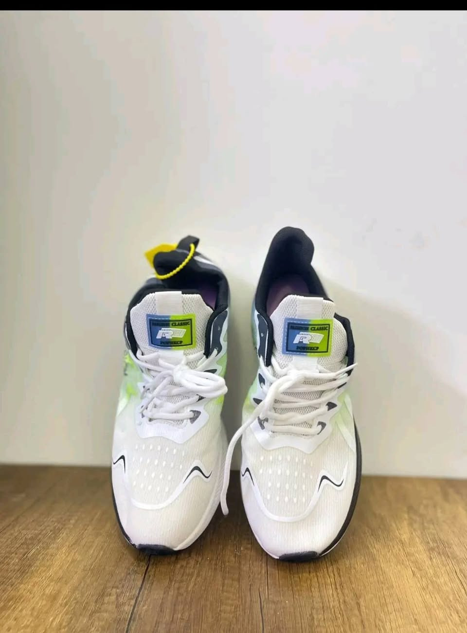 سلام عليكم احذيه للبيع ماركة ماستر كوالتي جوده×راحه=ستايل متوفر كل القياسات والألوان
وتوجد خدمه توصيل 
بابل3الاف 
بغداد 4الاف 
بقيه على محافظات 5الاف 
الحجز فقط واتساب ***********
