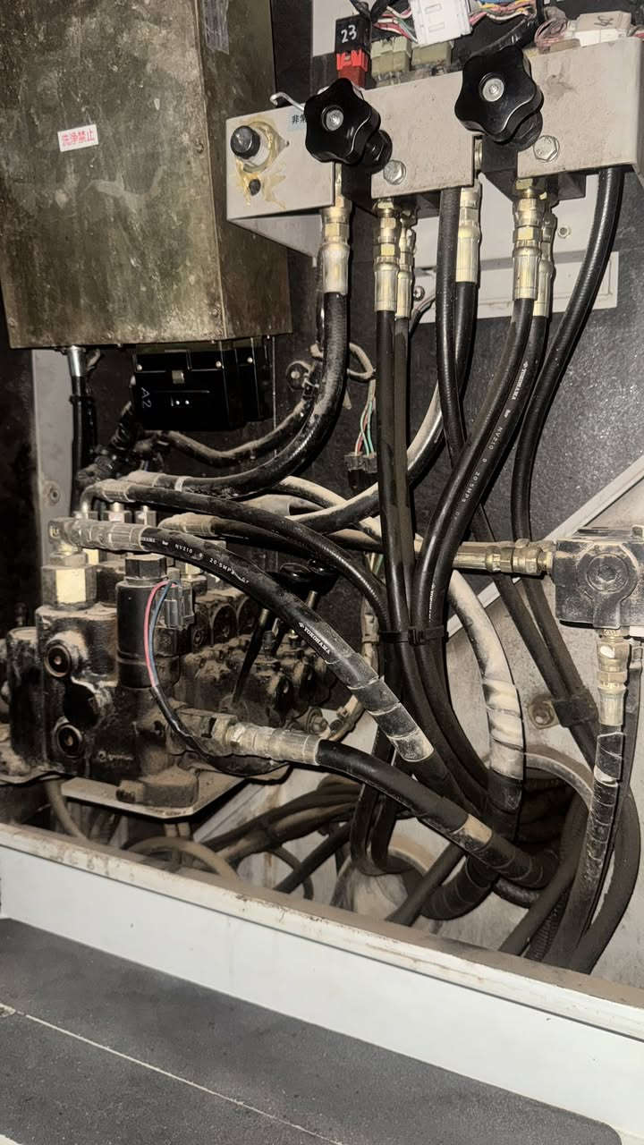 سلام عليكم باسكت كوب لبيع ١٧ 
كهرباء هايدروليك عنوان بغداد
سعر ٢٢٥ 
***********
***********
