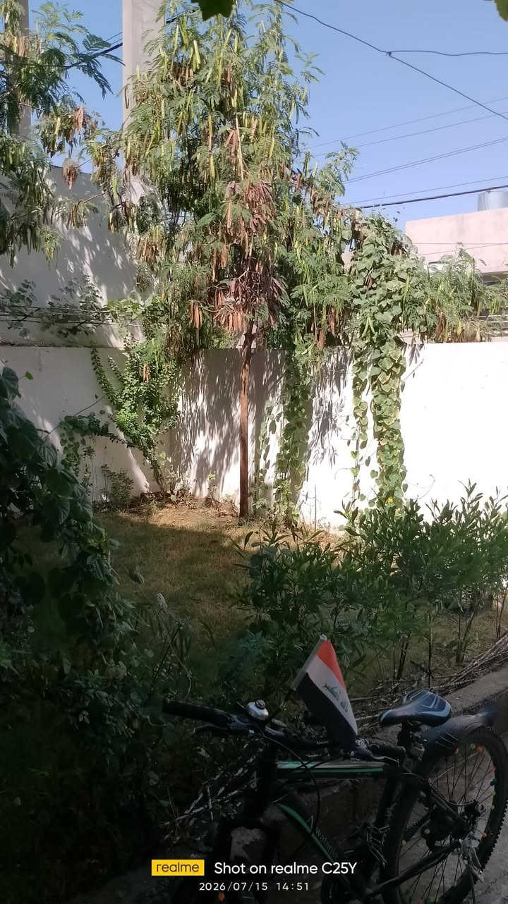دار للبيع ٢٠٠م حي البنوك الزراعي
غرفتين نوم+ استقبال كبير 
هول كبير 
مطبخ 
ترك كبير نهاية الدار 
مشتملات صحية 
بئر ماء داخل الدار 
توفر كافة الخدمات 
ماء كهرباء شارع 
للاستفسار اكثر التواصل على الرقم ***********
