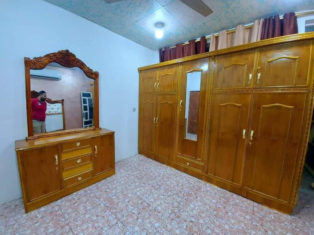 غرفه نوم ٥ باب
الخارج صاج ٤ ملم الداخل عادي ٤ ملم 
القياعده بلوك الضهر جرجوبة براغي 
التوج زان مصري 
شغل فوق الوسط
قياسات الكنتور الارتفاع ٢٣٠ سنتيم
العرض ٣ متر

السعــــر (مليون و١٠٠ الف )

النقل والشد مجانا داخل بغداد
اطراف ٢٥ الف 
صويره كربلاء حله ٧٥ الف


**إذا كنت صاحب هذا الإعلان وتريد حذفه لأي سبب، رجاءا أرسل رسالة إلى الدعم الفني**