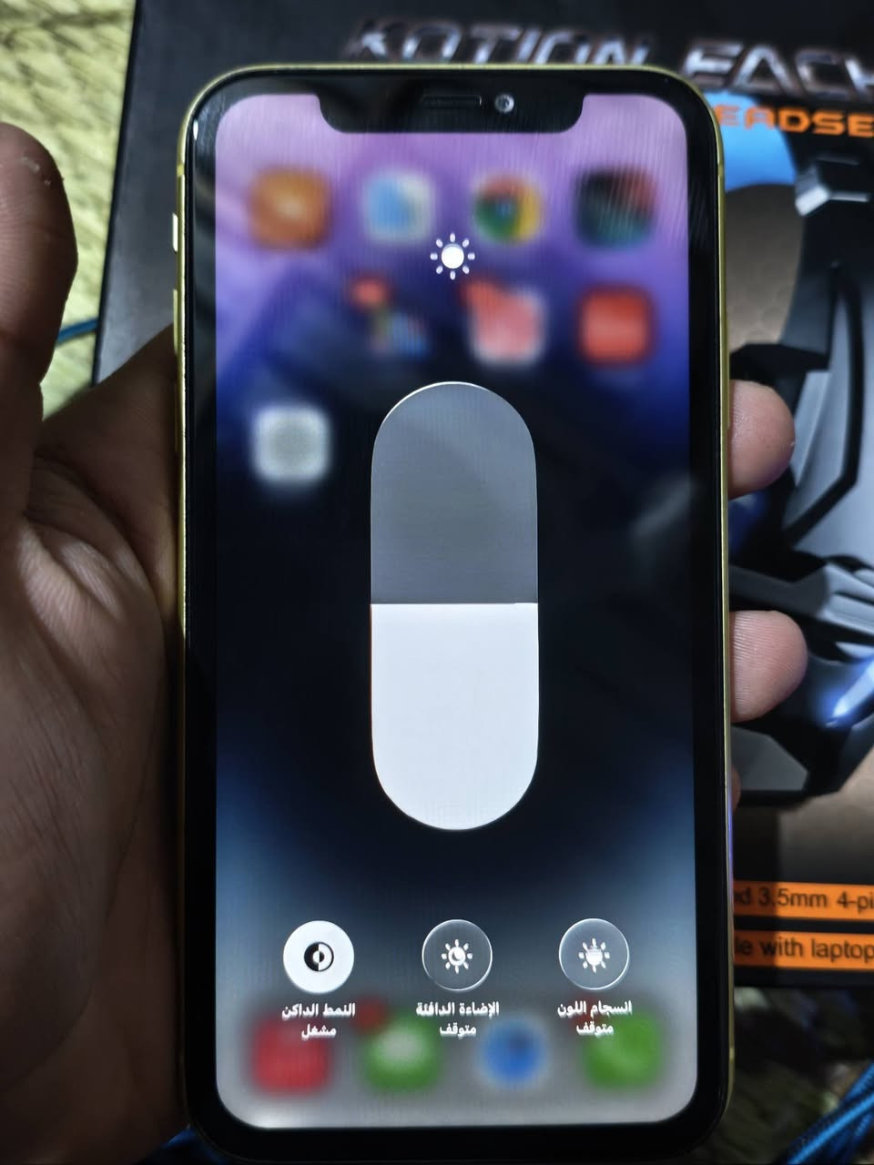 ايفون11 + سماعات محيطيه كيمنك+ شاحن بقدره20W USB سريع جدا. ايفون بطاريه مبدله اصليه + شاشه مبدله وكاله3 خيارات موضح امامكم كلشي اصلي وكاله نضافه الجهاز90%. عنوان .بغداد المشتل رقم الهاتف(***********)
