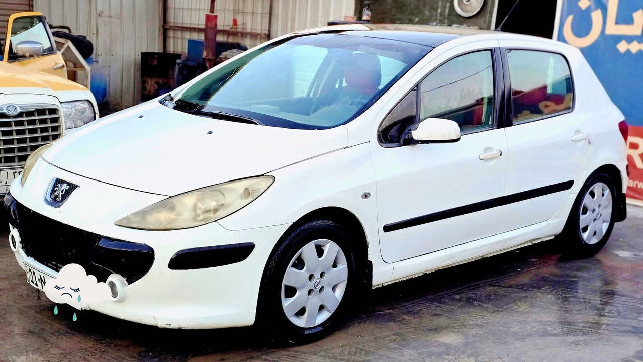 السلام عليكم بيجو 307 للبيع 
موديل ٢٠٠٦
كير اوتماتيك
" مصبوغة حزام مكفوله من الضربه ؛
 مكينة جديدة
 ؛ كهربائيات شغالة
؛ شاشه ايباد 
؛ كامره خلفيه 
؛ باتري جديد 
؛  رقم بغداد انكليزي 
" مكانه بابل حله مركز "
 السعر ٤٩
رقم الهاتف : ***********
