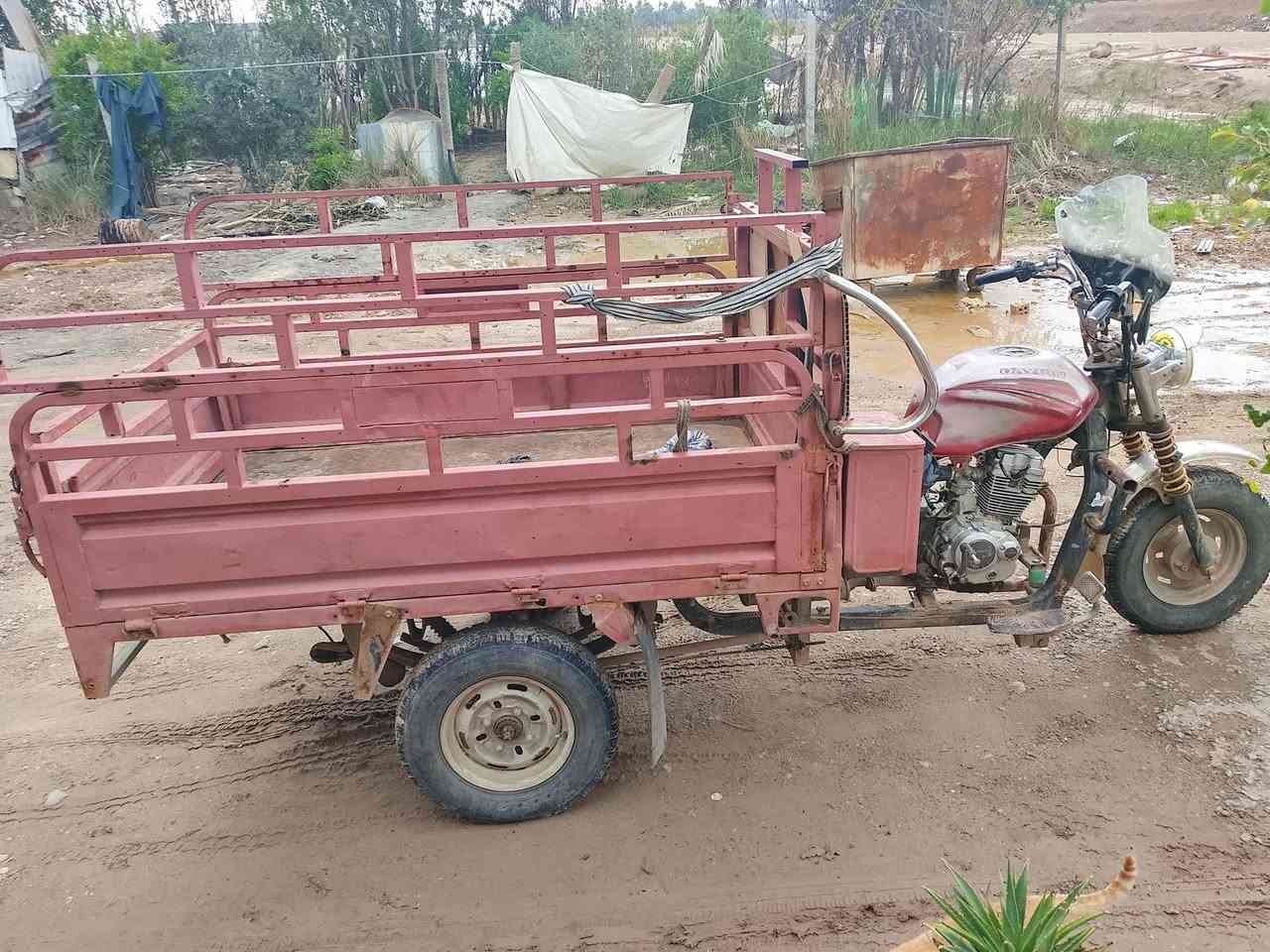 ستوته دايوان للبيع السعر 650
وبيها مجال مكاني هبهب ***********
