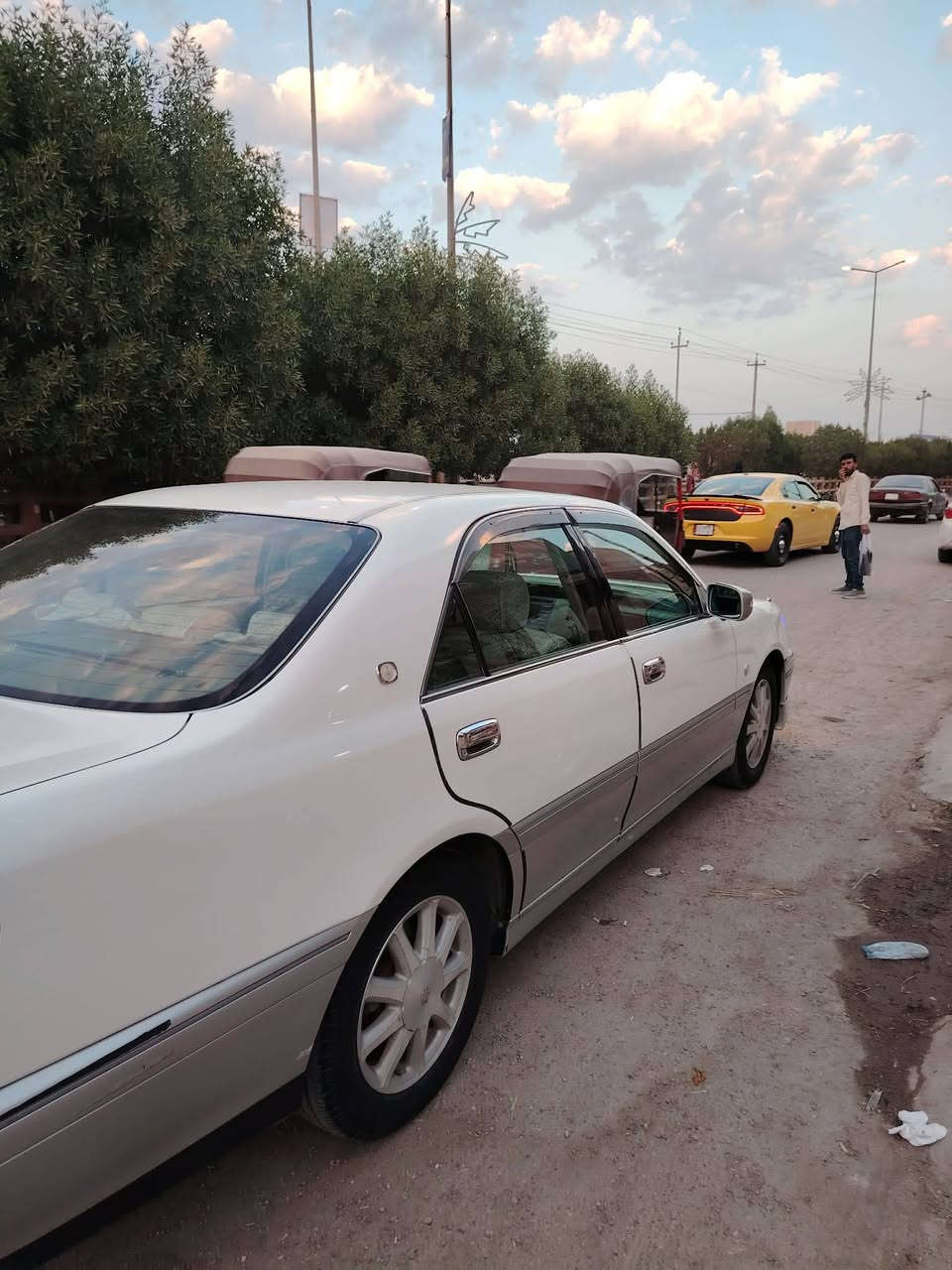 سلام عليكم 
ملكه موديل 2001 فول مواصفات ما عده الفتحه 
4 دكم كرستال 
برده كهرباء 
تحكم مري
مثبت سرعه
تبريد 🥶
تدفئه🤒
ثلاجه 
مكينه D4 الكبير مكفوله الكير هم مكفول 
مراوح تيربو كهرباء
سنتر لوك ريمون بلادي  
حداديه جديده
تايرات هم جديده 
السياره كلش حلوه وبل عافيه على الياخذهة 
جاهزه مجهزه 
تحويره النجف 
دشبول عارف العيساوي 
السياره بسمي و السنويه 2028 
السعر 160 وبيهة مجال 
السياره مكفوله كفاله عامه ما عده الدعاميه بيهة شخط
المكان ذي قار قضاء الرفاعي 
رقم الهاتف ***********
رقم الهاتف ***********
