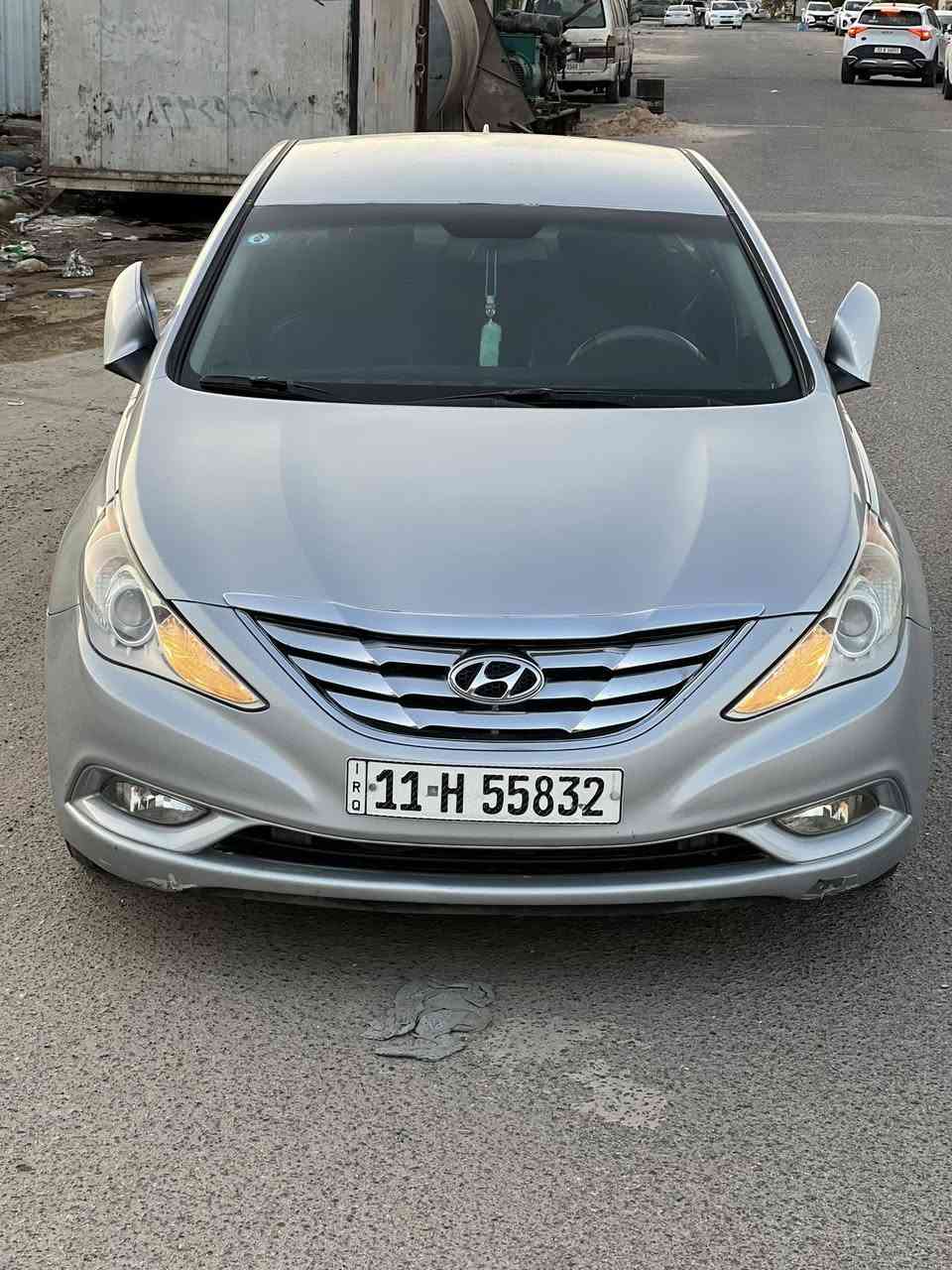 السلام عليكم 
سوناتا 2012 امريكي
ماشيه 102 
السعر 98 وبيه مجال 
مكينه 2400
حادثه جاملغ وبنيد صفحه السايق وباب السايق مبدل والجاملغ اليمين مباوك صبغ ابيع 4 قطع 
مواصفات 
بصمه 
مري شفط
شاشه كبيره 
كاميرا 
مكان بغداد بسمي 
***********
