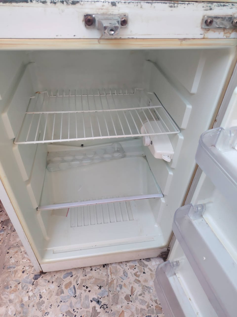 السلام عليكم ورحمة الله ثلاجه
دنكا للبيع ابد ما داخله تصليح
للبيع ***********
السعر
عل خاص
