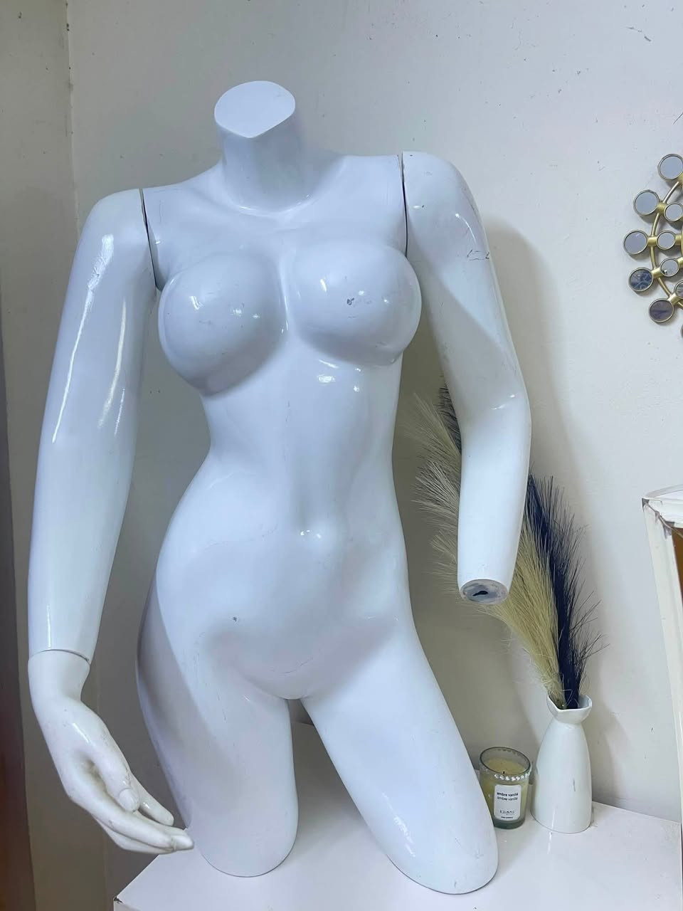 مابيهن اي ضرر وحته الايدين موجوده عارضة مجسده تفيد محلات واصحاب مشاريع وحت داخل منزل وتفيد الخياطات عندي بيهن 3 قطع وسعر جداً مناسب  
للتواصل دايركت🤍🤍🤍


**إذا كنت صاحب هذا الإعلان وتريد حذفه لأي سبب، رجاءا أرسل رسالة إلى الدعم الفني**