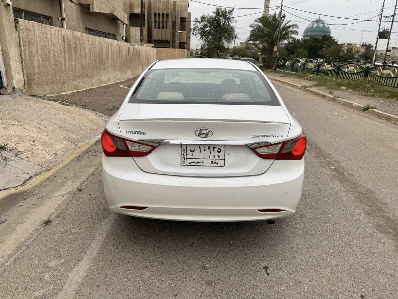 سوناتا 2011 استلام شركه عامه مكفوله و جديده محرك 2.400 دوش
موصفات 
مري شفط 
تحكم ستيرن 
حساس خلفي 
تبريد قطعتين 
مكاني بغداد حي الاعلام 
سياره جديده جدآ بدون اي نقص 
تبريد ثلج 
رقمي ***********
