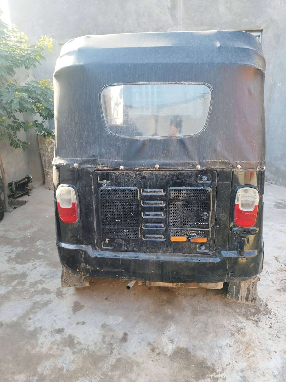 سلام عليكم تكتك لبيع موديل 18 أوراق بسمي وصل مكينة 20 لاتنقيص ولا تبخير
تايرات ويل بجاج بريك جدد 
كهربائيات نقص بس ربط 
مكان القاسم السعر 2750 
موشراي لاتعلق رجاء 
تحياتي الكم ***********
