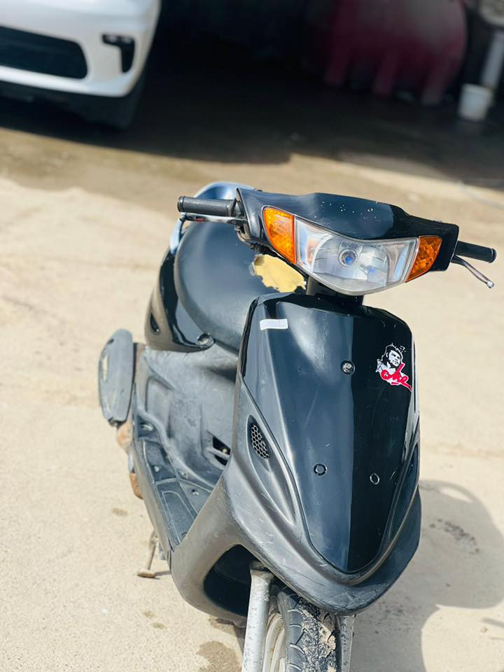 السلام عليكم جميعن ماكس قرده للبيع مامفتوحه الدراجه بيهه بدايه خيط تبخير قليل بل مشي مايبين الكهربائيات شغاله بس باتري عوزه وكلشي يشتغل الدراجه خير من الله السعر خاص بيع او مراوس حسب القناعه مكاني القرنه هور السعد رقمي***********وانه خادم
