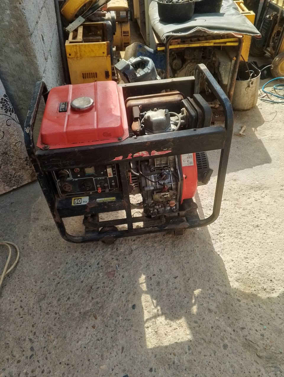 مولد 5كيفي شغال ونكره سعر 400 وبي مجال قليل ***********مكاني بغداد المعامل الحسينيه
