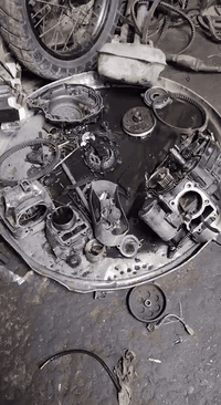 سلام عليكم دراجه يومهاها جبلي 250.  مفصخه كامله بس تشدشدها  عنوان بغداد التواصل ***********
