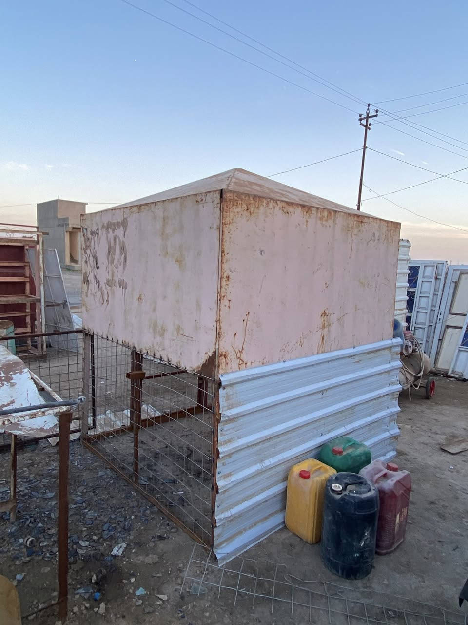 السلام عليكم قفاصه للبيع للتصال ***********
