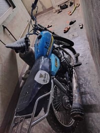 دراجه 4كير للبيع السعر 200وبيمجال  07807248519