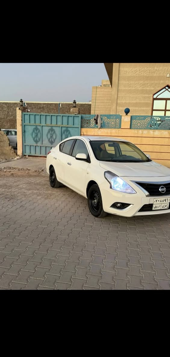 نيسان هنديه اصل  موديل 2022
يدات نيكل -سبايدر-اي بي س جديده ماشيه 81فقط بيها بنيد مبدل وكفاله 
السعر 98وبيها مجال 
_________.     ***********. النجف, العراق
