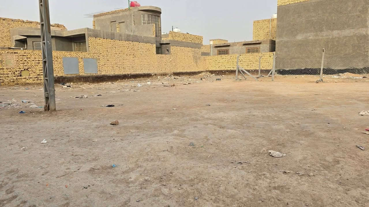 القطعة البيع طابو صرف المساحة375 متر الواجهة 25 متر. المكان حي الزهراء خلف معهد التقني نزال15 الاستفسارات *********** ***********
