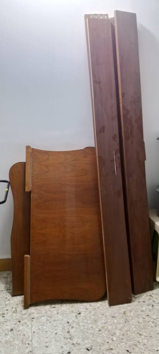 أغراض مستخدمة للبيع
كنتور تفصال راقي تسگام مع چرابي عدد 2
مع ميز مراية عدد 2


**إذا كنت صاحب هذا الإعلان وتريد حذفه لأي سبب، رجاءا أرسل رسالة إلى الدعم الفني**