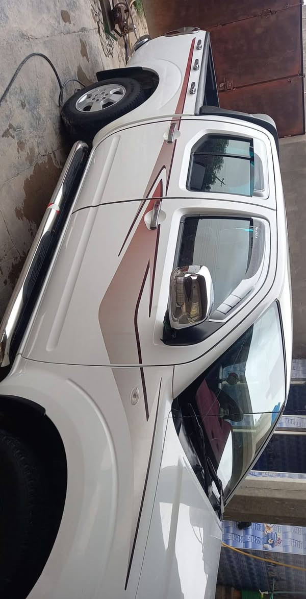 سلام عليكم نيفاره موديل 13 كير عادي السياره مكفوله كفاله عامه تخم تاير حداده جديده كهربأيات كلهه شغاله مكينه شرط تخم تاير الك تحويل ثاني يوم السياره بسمي رقم بصره عنوان البصرهالزبيرحيالندلس السعر 120 ه‍ ***********
