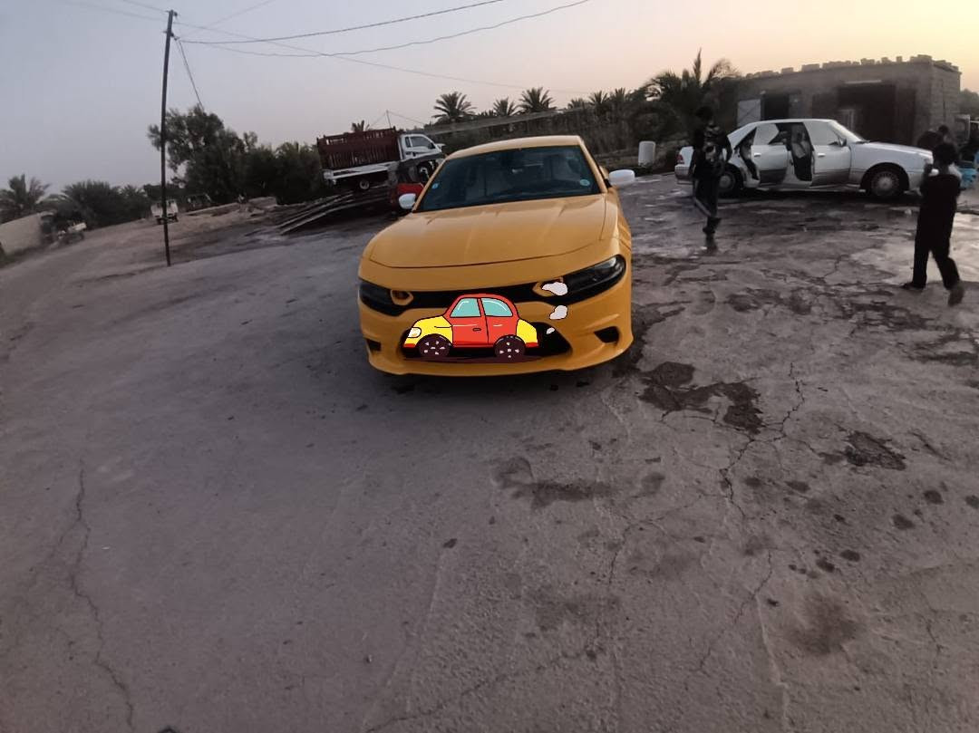 سلام عليكم شارجر مديل 16اصل بسمي رقم جديد.خط رفاعي بصره مصفره مكينه كير شرط حداديه جديده تبريد ثلج منضومه جديده سياره حلوه وجديده ضربه جاملغ وبنيد مكان سياره ذي قار تصل ودلل ‏‪***********‬‏ سياره تعرفون مواصفات فول

