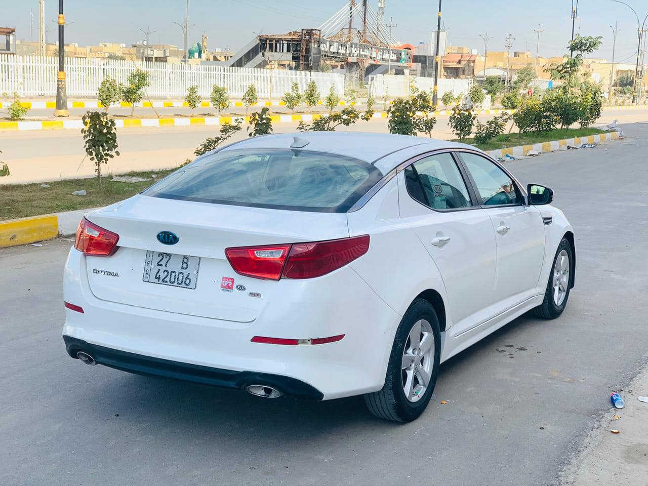 السلام عليكم 
للبيع كيا اوبتيما موديل 2015 حره رقم ذي قار الدولي تحويل مباشر 
ضرر السيارة تبديل بنيد وصبغ طرف الچاملغ والهلال الخلفي بدون دواخل 
مكينة وگير وحدادية تبريد كله جديد كهربائيات كله شغالة 
مواصفات شاشه كبيرة تحكمات كامرة لايت لد حاجب زنون جنطة بصمة اشارة بالمراية 
للأستفسار / ***********
سعرها / 120 وبيها مجال 
مكان الناصرية مركز !
