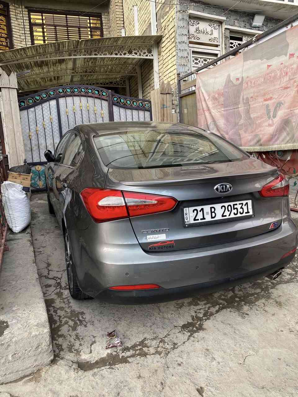 السلام عليكم كيا سيراتو للبيع موديل 2015 وارد خليجي فول السياره كشنات جلد فتحه سقف شفتات ستيرن تحكم جهتين مكينه 1600 دوش سياره جديده حداديه تبريد منضومه كامله ادامه غرف احتراق كلشي ما ناقصه سياره كلش كلش حلوه دهن كله مؤتل يم الحسام سياره امانه الله حلوه جدا مكان السياره بغداد وسعر السياره 117 وبيه مجال للطيبين حاب تتواصل وياي موجود واتساب رقمي ***********
