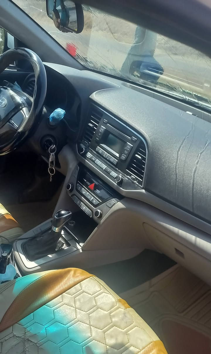 النترا 17 رقم قادسيه  السياره بيها قطعتين بنيد وجاملغ بدون. دواخل 
محرك 2000
مكان السياره البصره 
باسمي تحويل 

السعر 125 وبيها مجال اتصال فقط ***********
