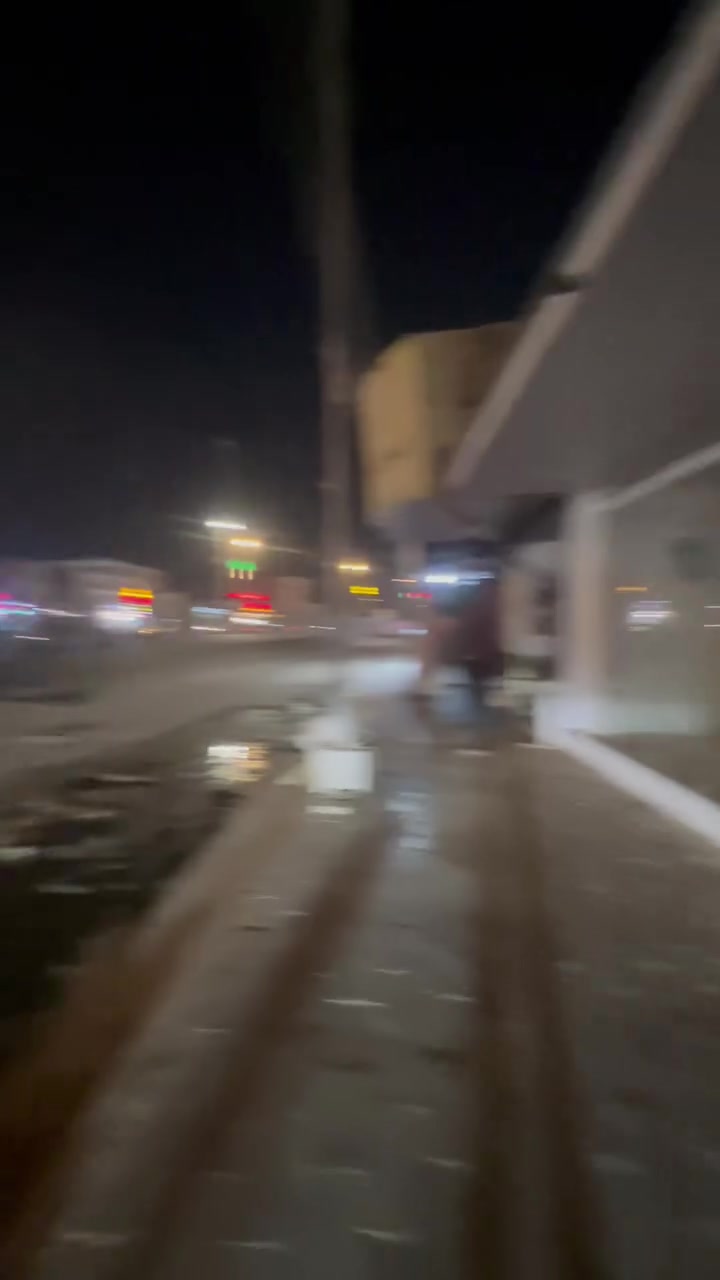 🛑محلات للايجار في حي العباس على الشارع العام
محلات عدد 2 
مساحة المحل الواحد 4*4
الباب جام وسقف ثانوي 
المكان في حي العباس على الشارع العام (طريق بغداد ) بداية دخول السيارات مقابل مطعم كباب بغداد 
للتواصل والاستفسار على الرقم : ***********
Sahib Fares
