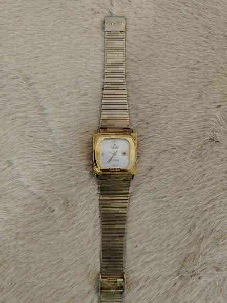 السلام عليكم ساعه ريكو ياباني اوتوماتيك 22 جوهره وقت مضبوط السعر 45 الف مع التوصيل واتساب ***********
