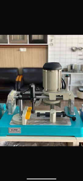 مكاين المنيوم  جديد (كتر حجم ٤٠٠ )(كيلون ماطور  كبير)( مكينه تى ) كله جديد  ***********
