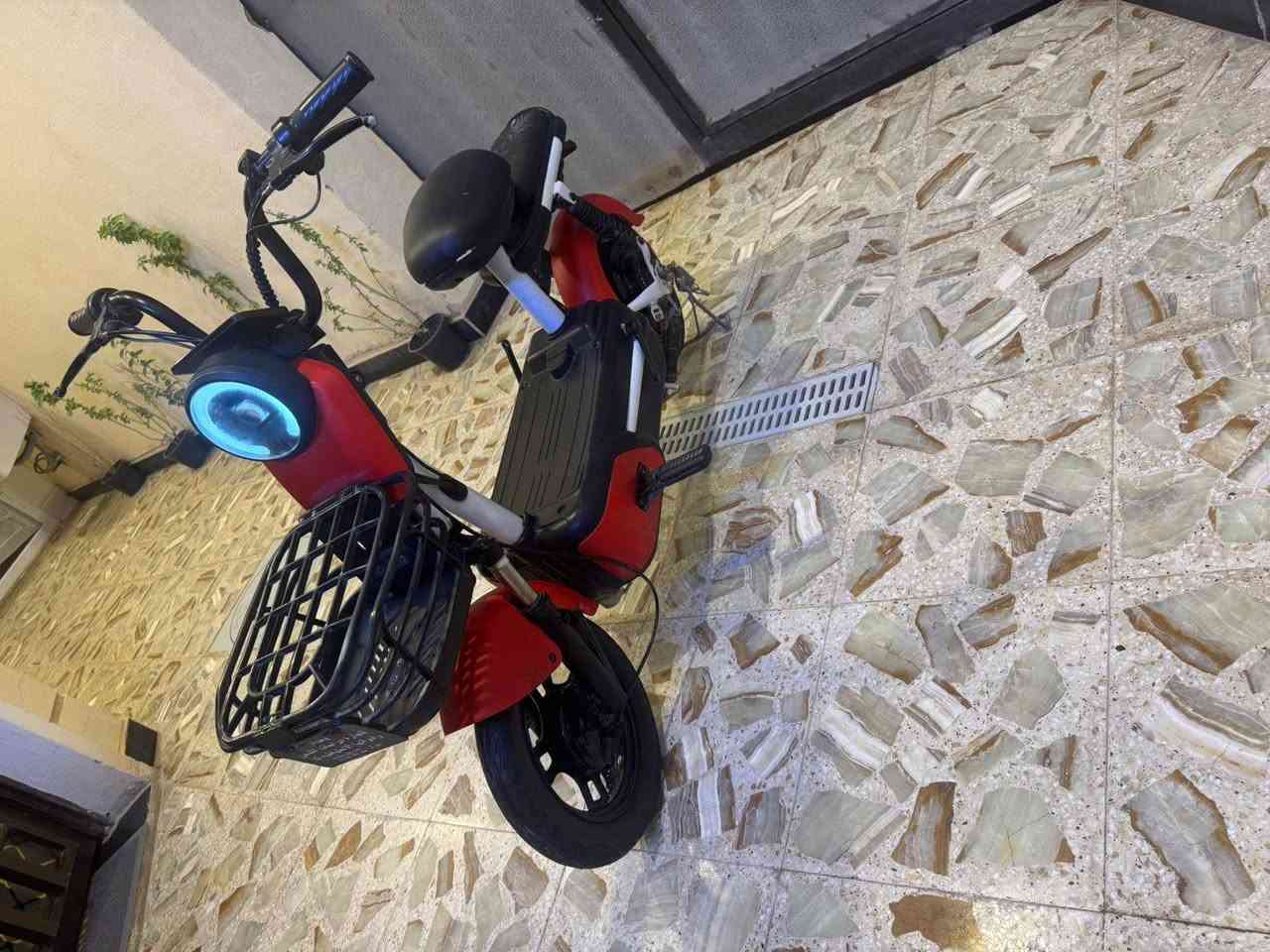 دراجه شحن للبيع دراجه جديده خير من الله بطاريات جديده السعر ٢٧٥ بيه مجال  ***********
