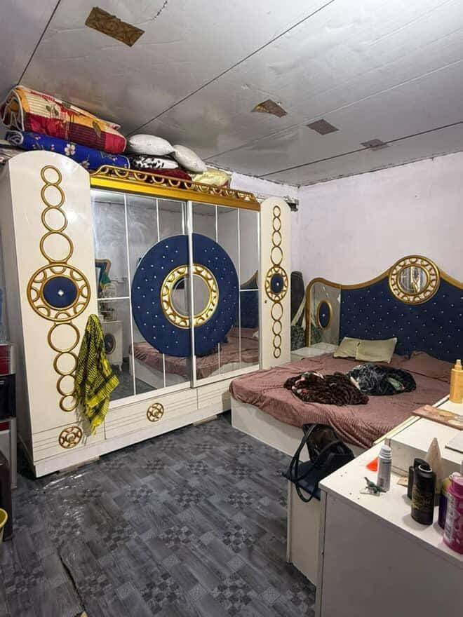 بيت للبيع ١٢٥م بحي الحكيم نزله الشهيد نزار بشارع جامع عرض الشارع ١٠م سعره ١٣ وبي مجال بسيط الشراي يراسلني ***********
