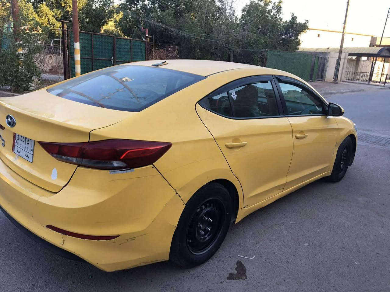 السلام عليكم :النترا 2017 وارد أمريكي ضربه باب وجاملغ  مثل ما موضح بالصور شاصي ولغود مكفولات أرباك برده فقط تدفئه تبريد كير at مكينه 2000 دوش رقم بغداد باسمي تحويل ثاني يوم مصفر هيئه وغرامات. 
السعر 115 وبيهه مجال للاستفسار ***********
