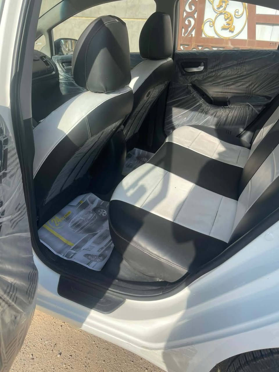 السلام عليكم.. سونر بل نشر 
سيراتو 2014 خليجي رقم بغداد
محرك 1600 دوش 
بيها بنيد مبدل  لباقي كفاله عامه بدون دواخل 
سيارة جاهزة وكاملة تبريد تدفئة 
كهربائيات صدر امامي خلفي جديد
تخم تاير جديد ...باتري + داينمو جديد
راديتر جديد دهن وكالة ابو ال 10 الف كيلو
مسويلها ادامة قبل شهر ومصفرها بالجهاز 
السعر ( 120) بسمي تحويل موباشر 
مكاني بغداد اليوسفية..
*********** )) ***********
