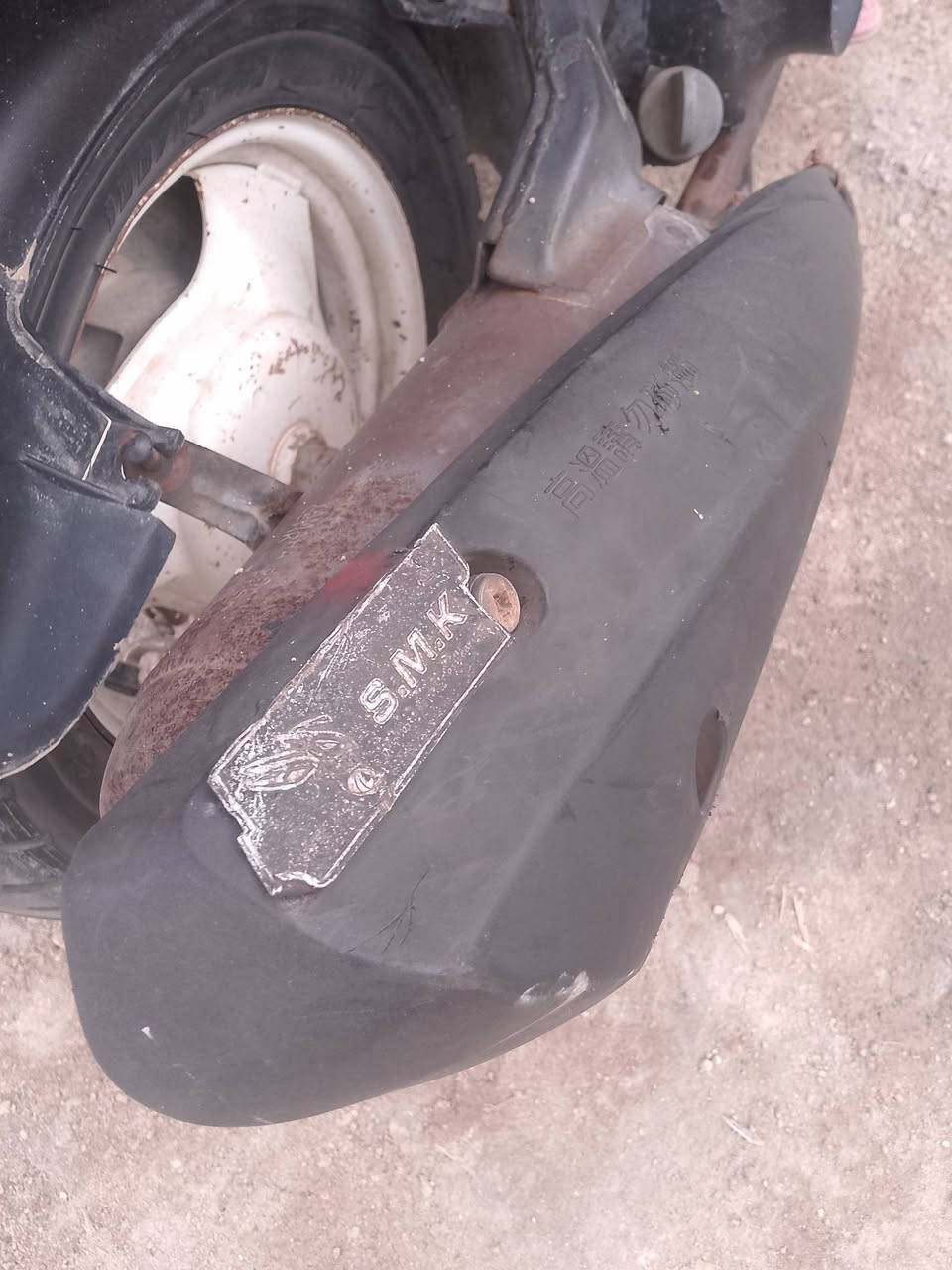 السلام عليكم دراجه منغولي البيع شغالة سلف هندر كهربائيات الدراجة كلها شغالة مكينتها خير من الله السعر (٥٥٠)***********
