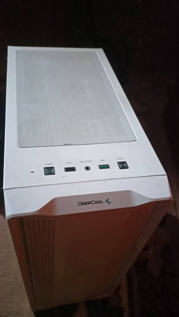 السلام عليكم عندي الحاسبه اريد ابيعها شلع كامل قطع مابيع قيم بما يرضي الله
CPU I5 12400
M. B b660  DDR4
RAM 8X4 32GB 3200MH
 gpt amd580 8gbMSI
M. 2  2t GB 
POWER 650 W
Ubs
شاشه 27  ips
144هيرتز


**إذا كنت صاحب هذا الإعلان وتريد حذفه لأي سبب، رجاءا أرسل رسالة إلى الدعم الفني**