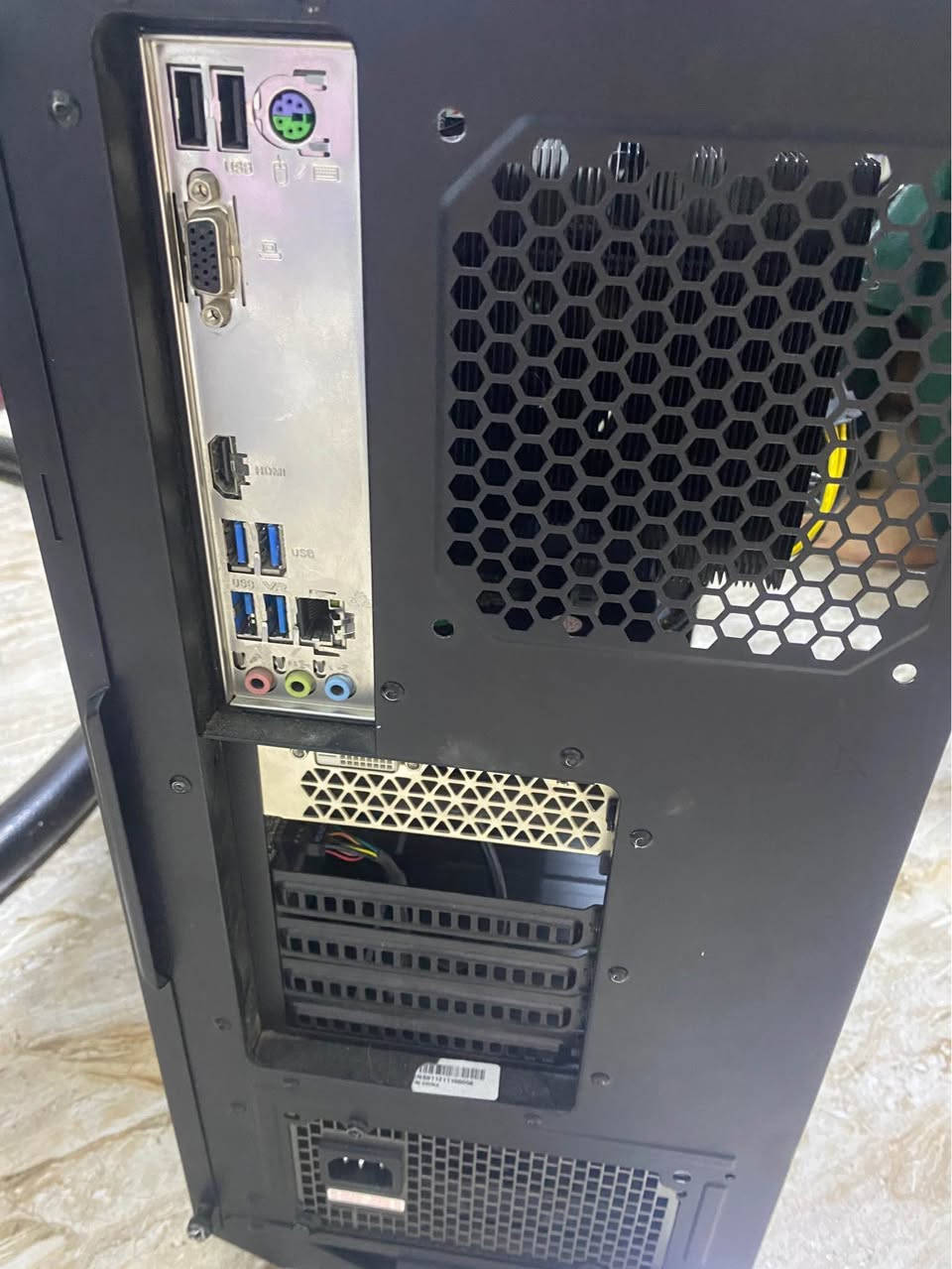 السلام عليكم 
تجميعه كيمنك جيل تاسع
وندوز 11 pro اصلي
المعالج i5-9600KF 
مذر بورد MSI pro GAMING
رام 8 DDR4 3200 hz
هارد Ssd250
كارت شاشه RX580 8G 2084
منصب بيها العاب 
جيتي اي gta v
تومب رايدر 
بتلفيلد 3
بيس 2021
كول اوف ديوتي
ببجي 
السعر ٥٠٠ الف وبيها مجال
مكاني بغداد بغداد, العراق


**إذا كنت صاحب هذا الإعلان وتريد حذفه لأي سبب، رجاءا أرسل رسالة إلى الدعم الفني**