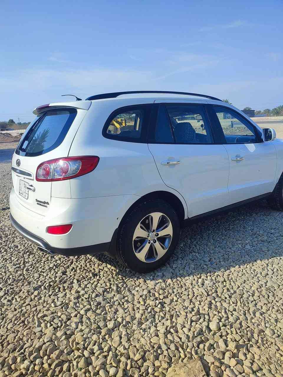 السلام عليكم 
للبيع هونداي سنتافي موديل 2012 خليجي فول مواصفات واحد علئ واحد رقم بابل مميز تحويل ثاني يوم مكفولة كفاله عامه عدا رشه صبغ بسيطه بلجنطه بدون حادث السعر 172وبيه مجال بسيط بيع او مراوس حسب القناعه للاستفسار ***********
